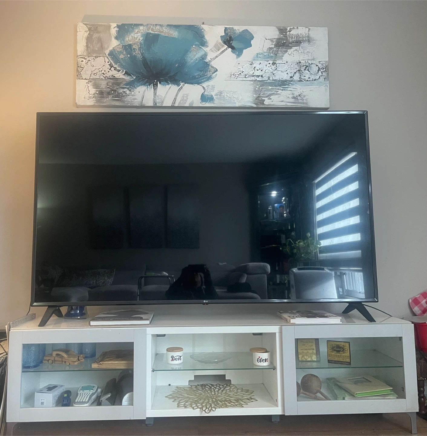 TV STAND