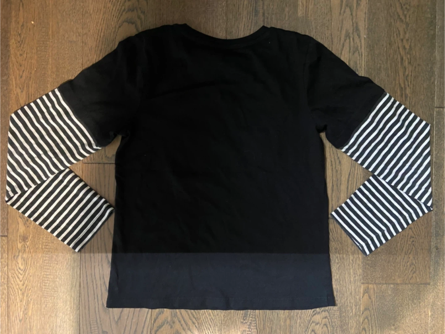 Wednesday Addams Long Sleeved Graphic Shirt L/G (10-12) - photo 4