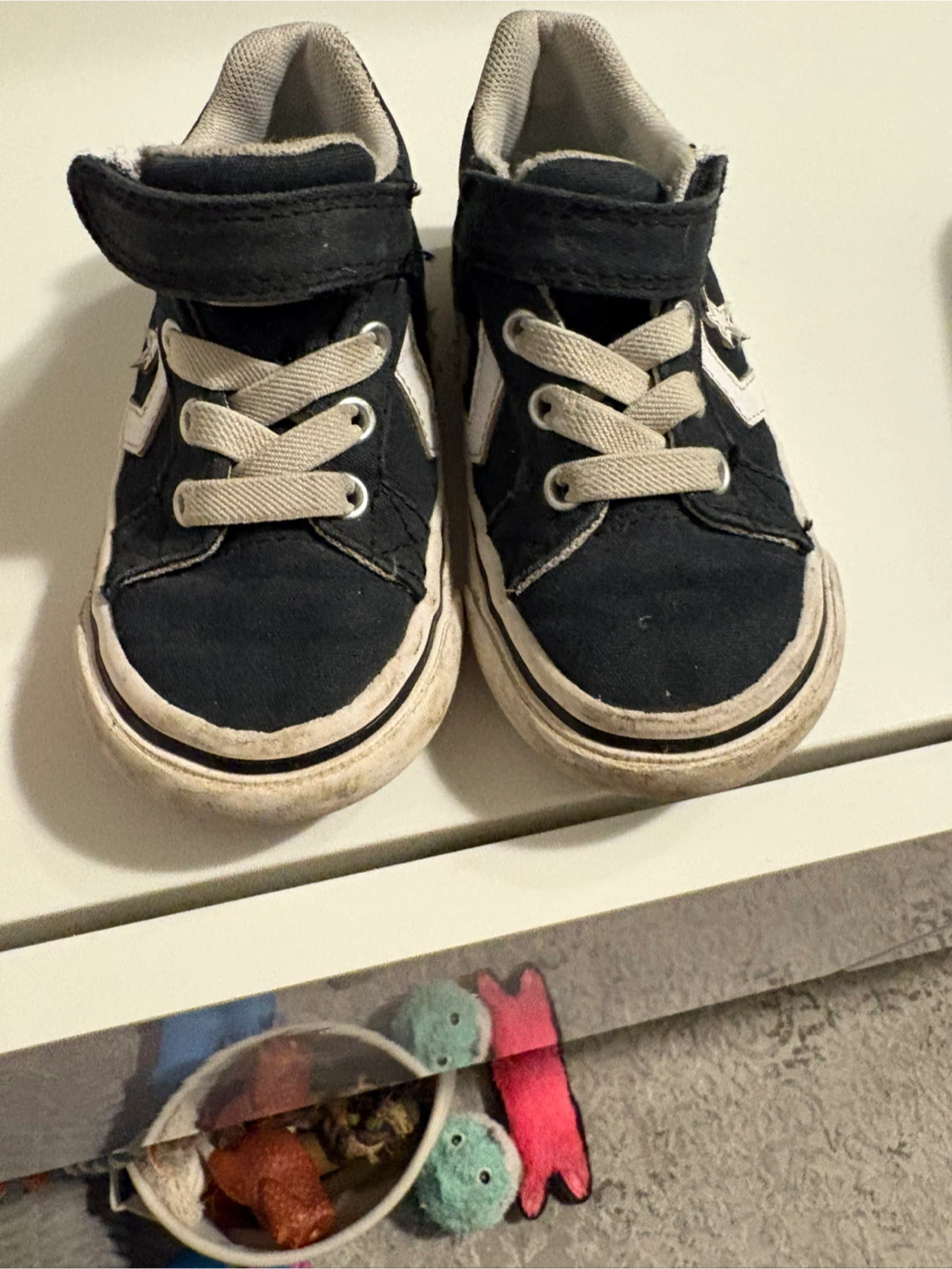 Converse Infant Shoes - Size 7 - photo 2