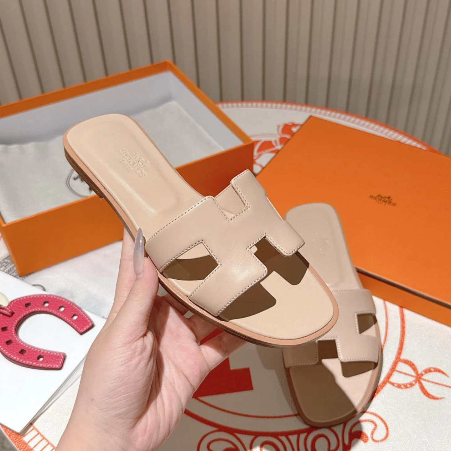 Hermes Izmir Sandals Beige Leather Size 36 - photo 4