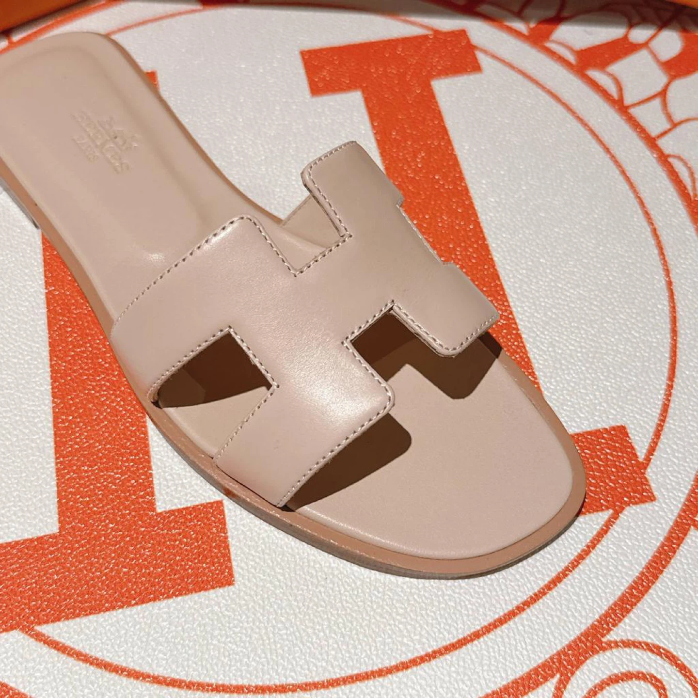 Hermes Izmir Sandals Beige Leather Size 36 - photo 2