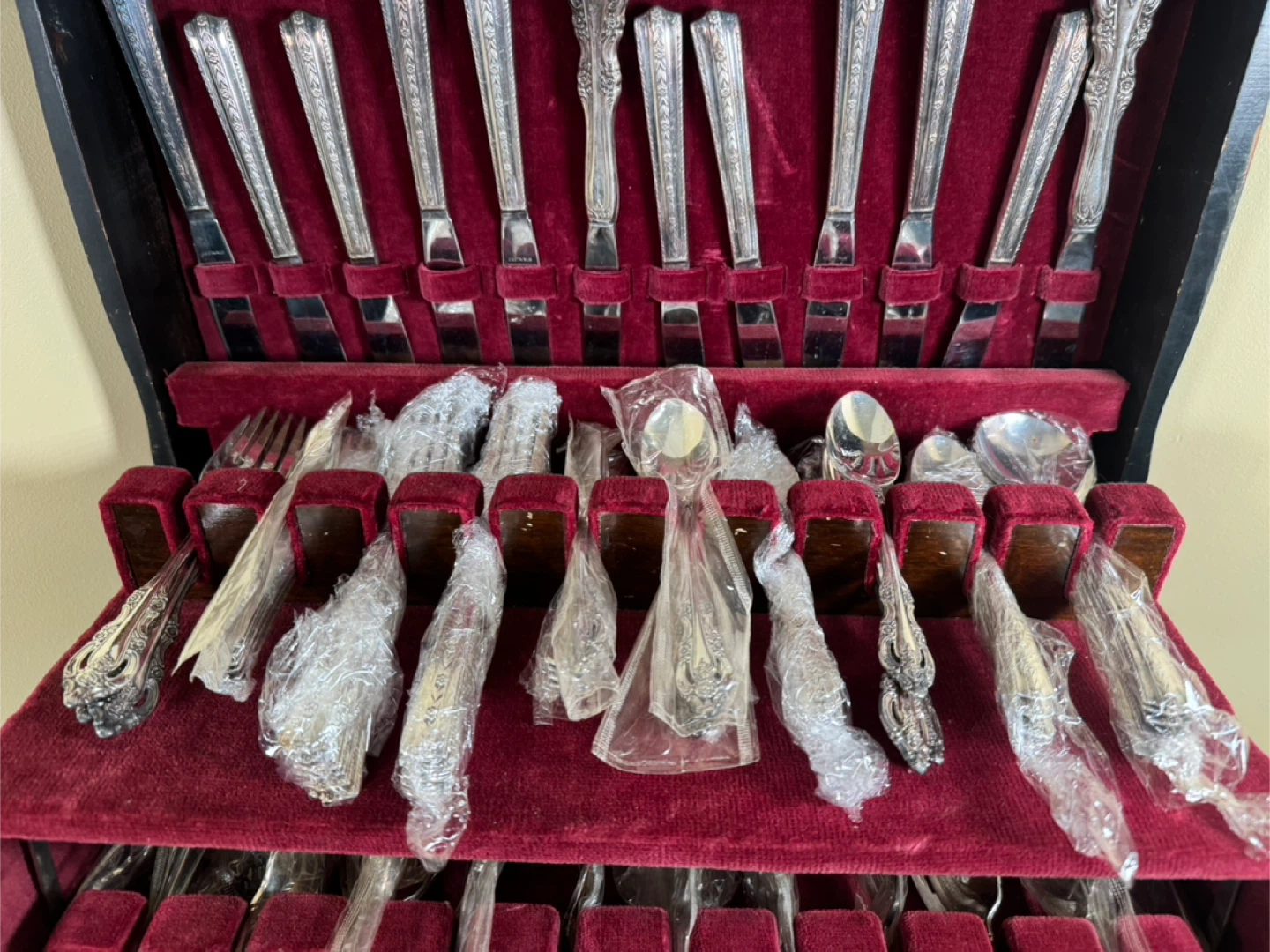 Silverware Set in Wooden Case - photo 2