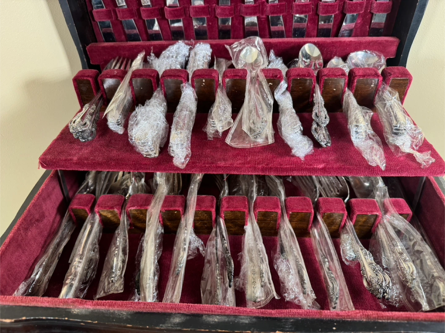 Silverware Set in Wooden Case - photo 3