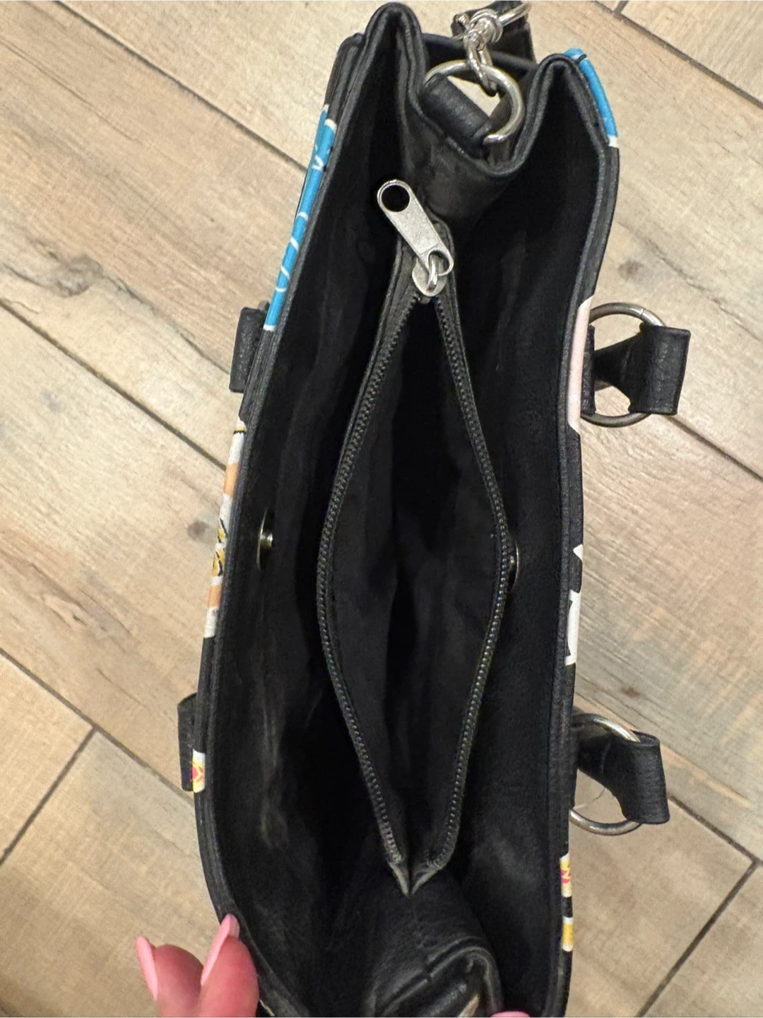 Claire's Black Graphic Print Bag - photo 3