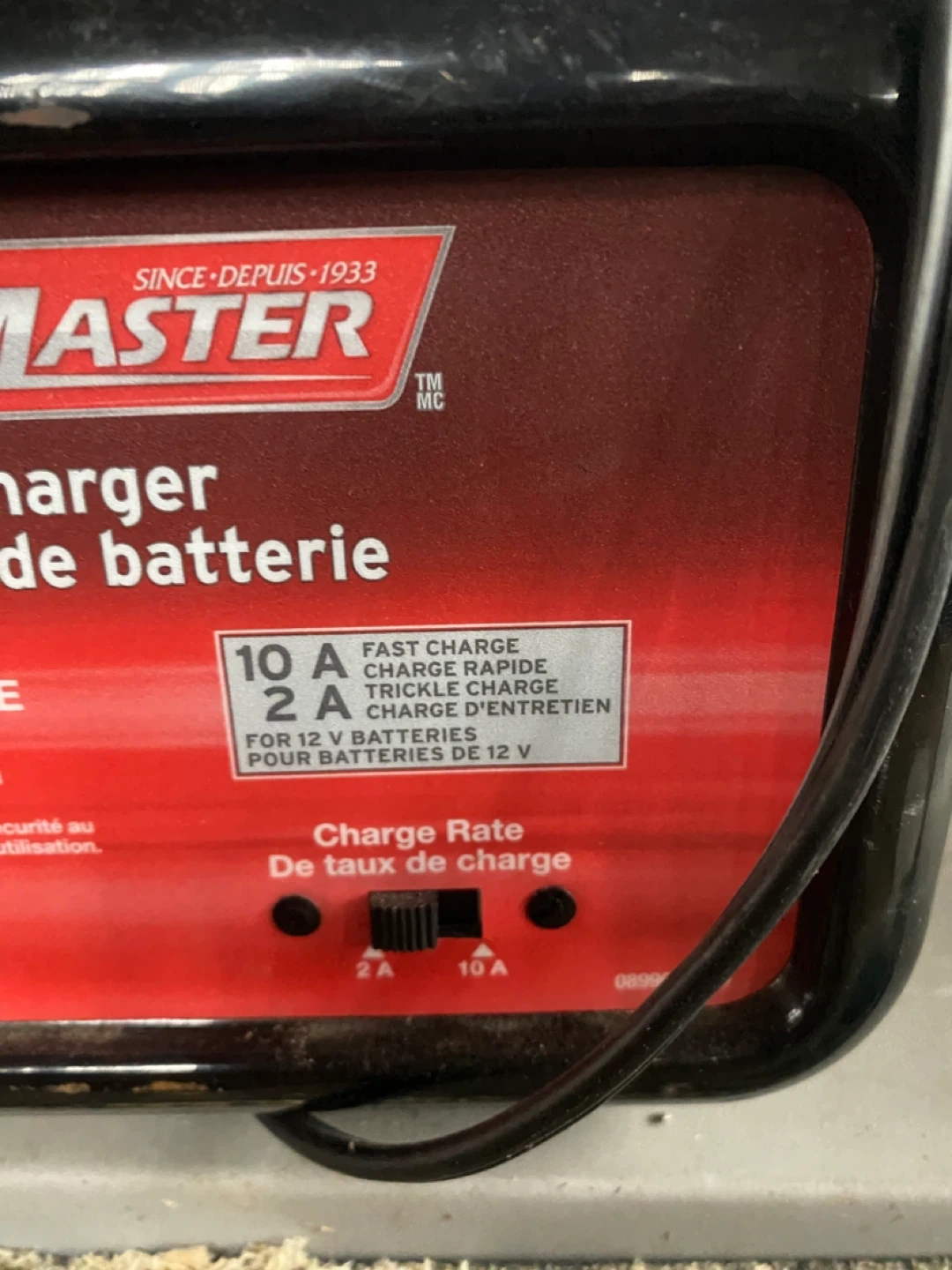 MotoMaster 10A Automatic Battery Charger - photo 3