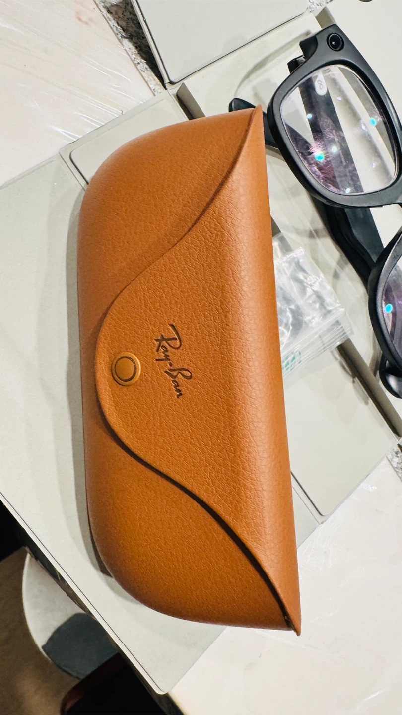 Ray-Ban Stories Smart Glasses with Case (size 150) - photo 2