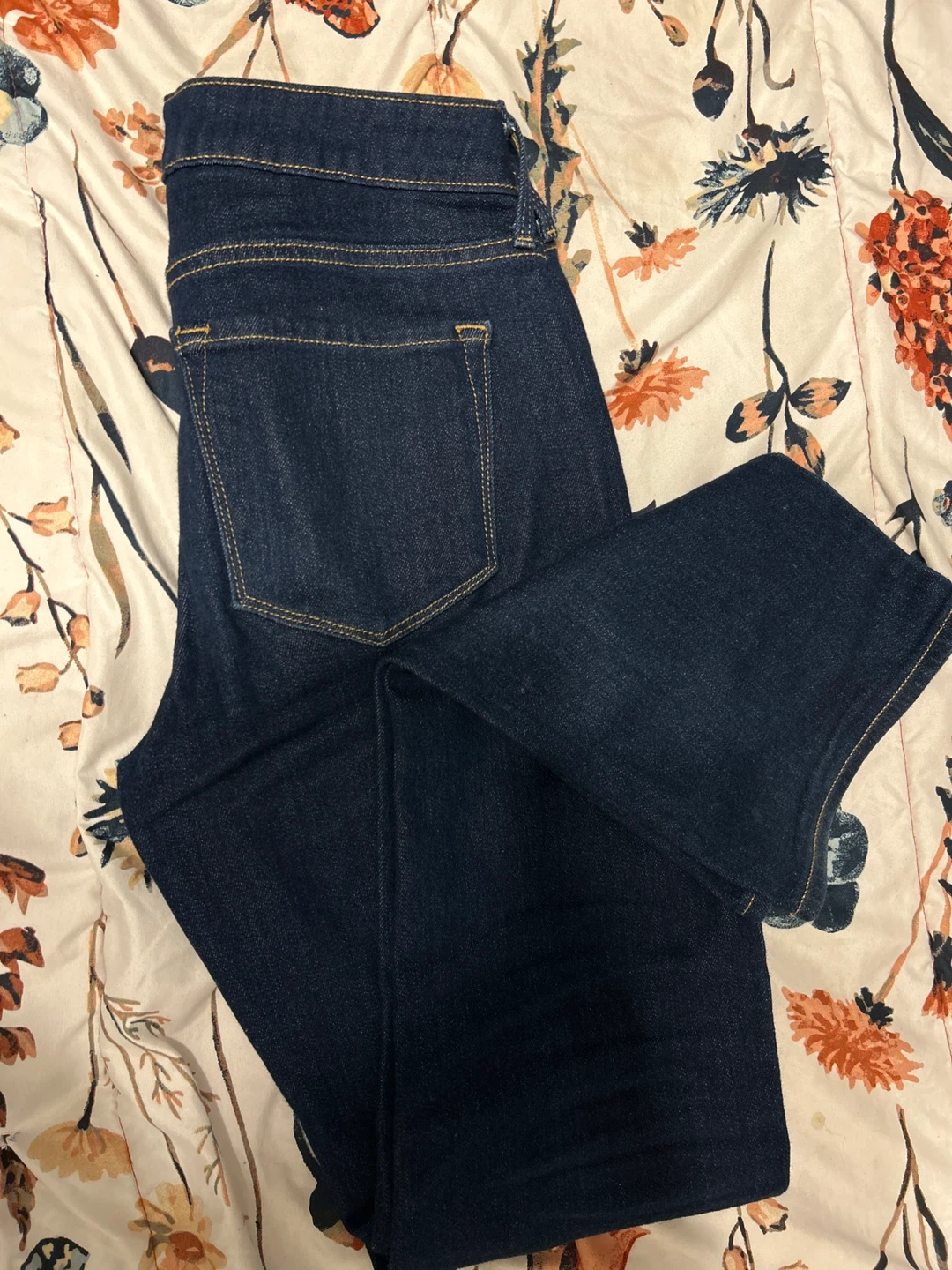 Old Navy Women's Mid-Rise Boot-Cut Jeans Size 6 - photo 4