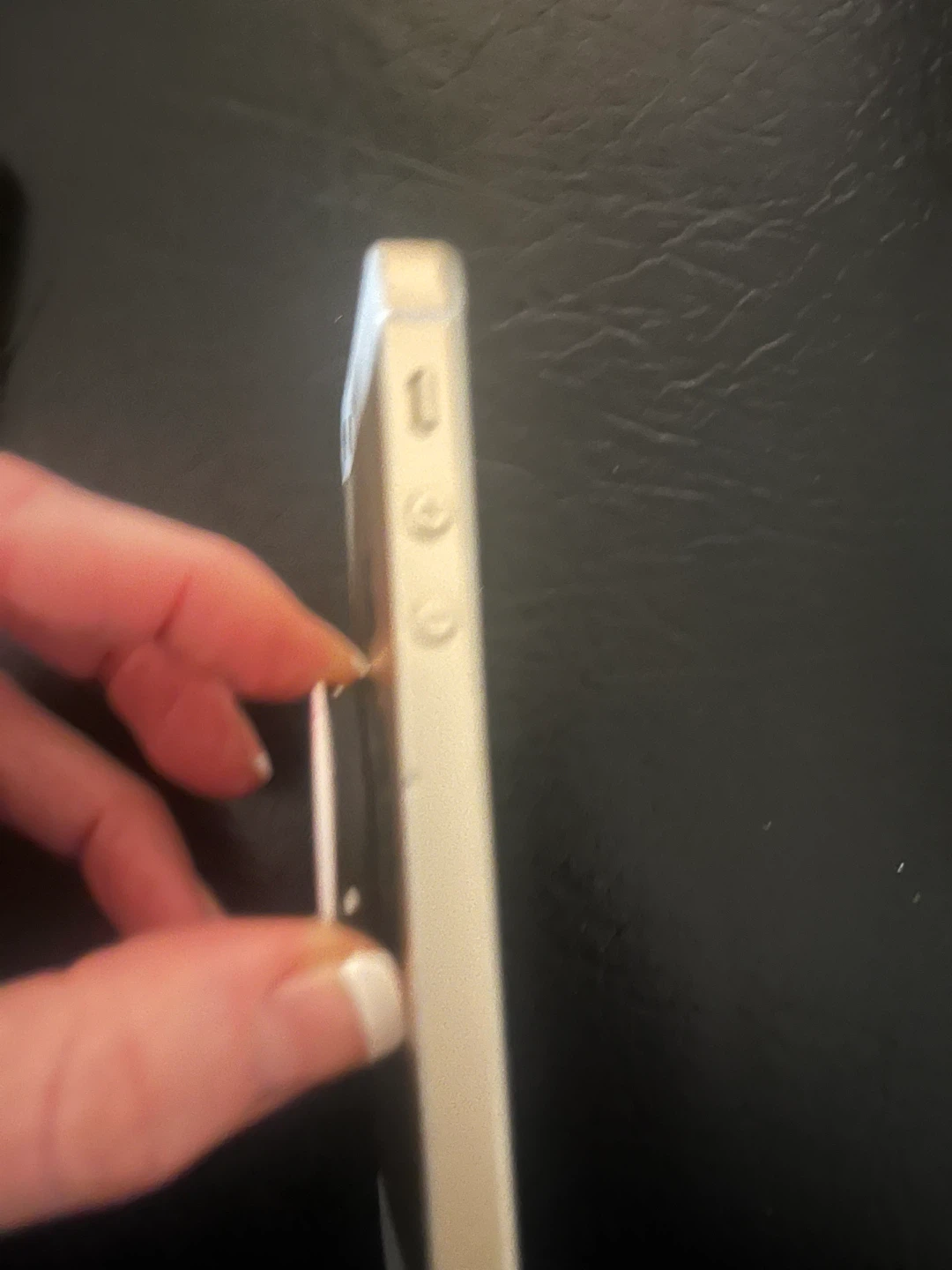 Apple iPhone SE (Gold) - Cracked Screen - photo 3