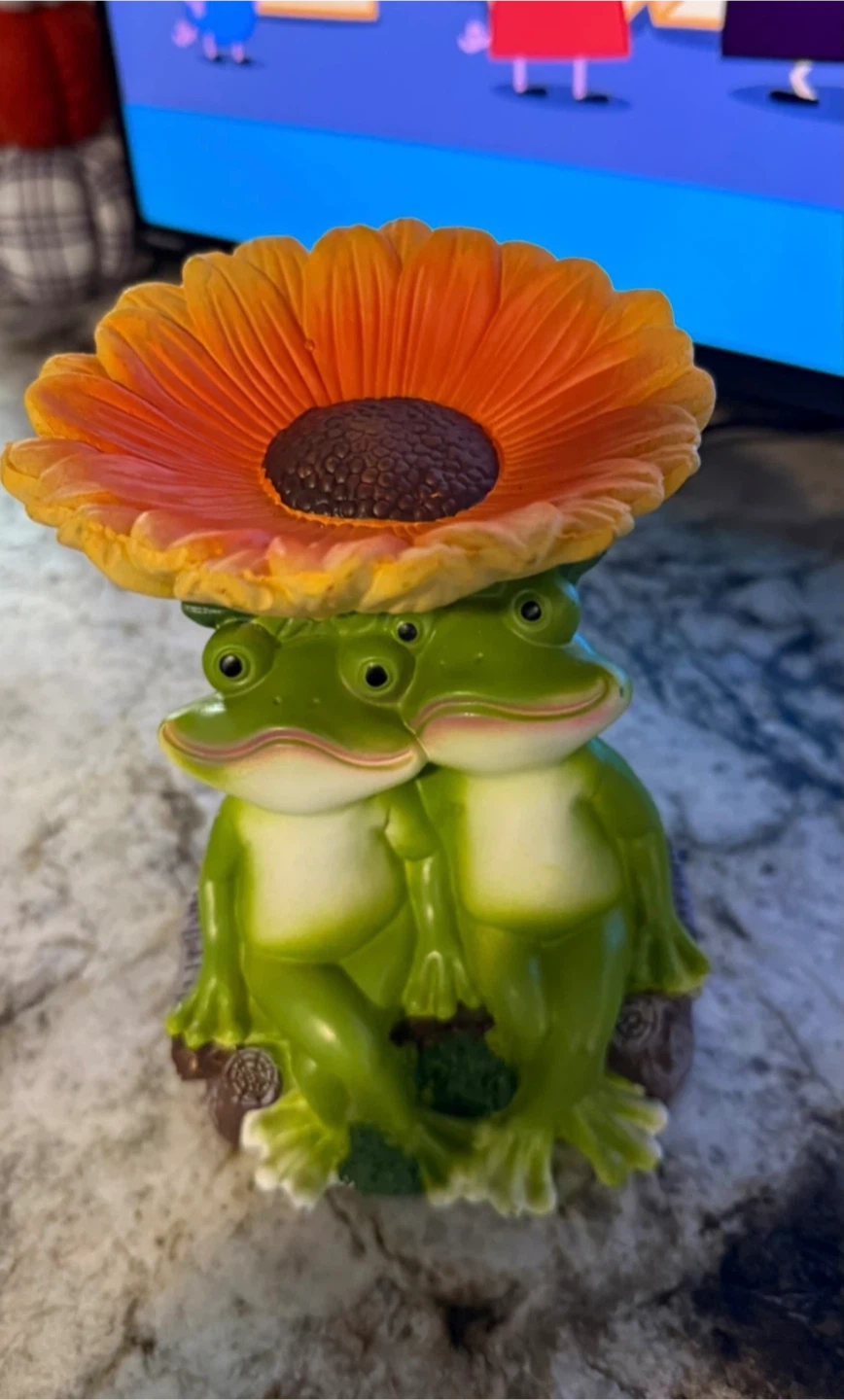 New Frog Couple Flower Trinket Dish Figurine - photo 3