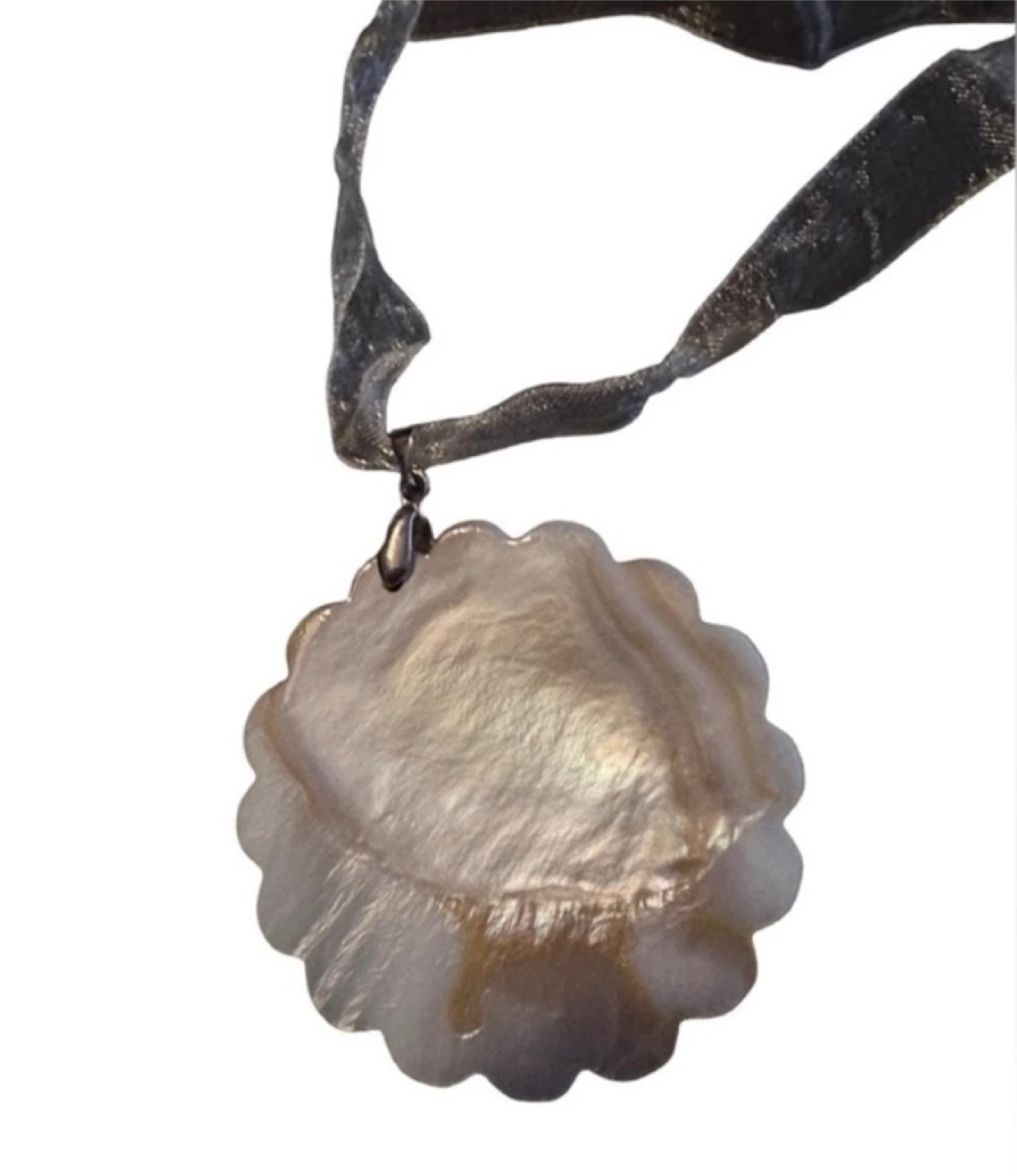 Freyja Collection White Floral Pendant Necklace - photo 3