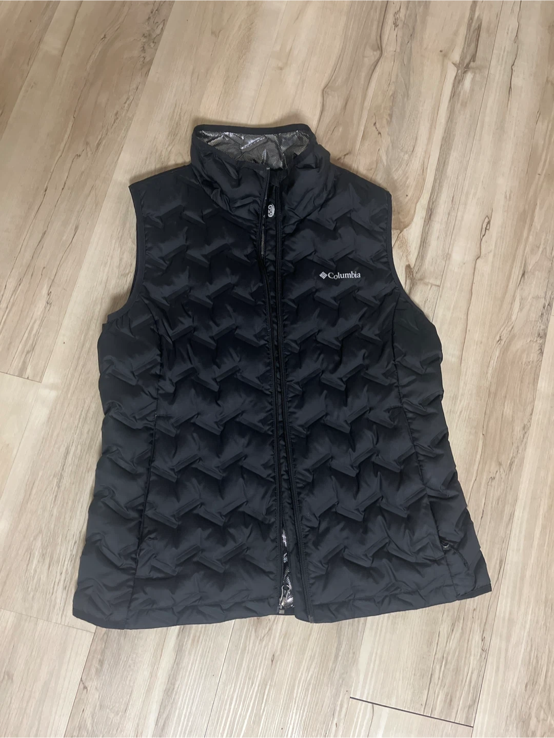 Woman’s Columbia omni-heat vest (black)
