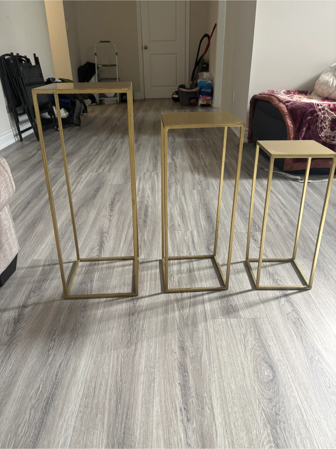 Gold metal stands set of 3 for outdoor