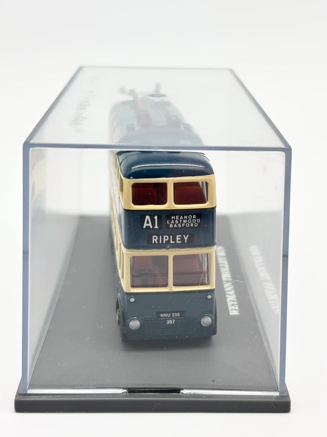 Corgi Trolleybus Notts & Derby 97811 Diecast Model Bus - photo 4