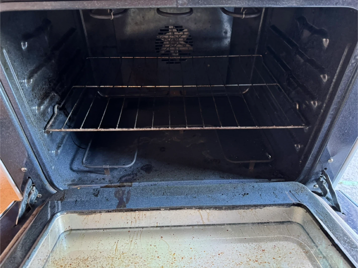 White Electric Stove with Oven - photo 3