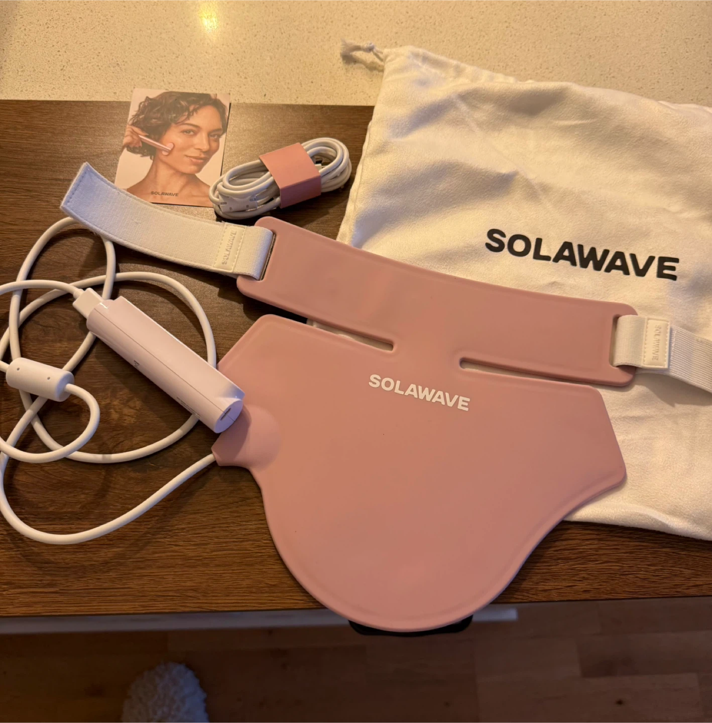 SOLAWAVE red light neck mask set  - Pink