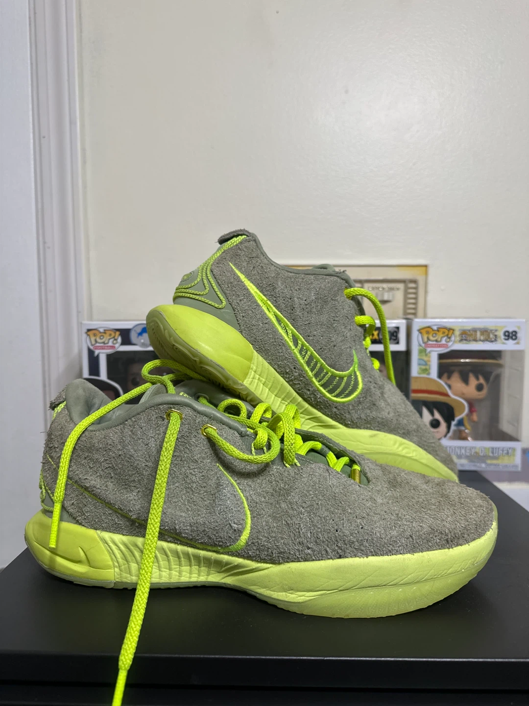 Lebron XXI Basketball Shoes (FV2345-302, Oil Green/Volt/Volt)