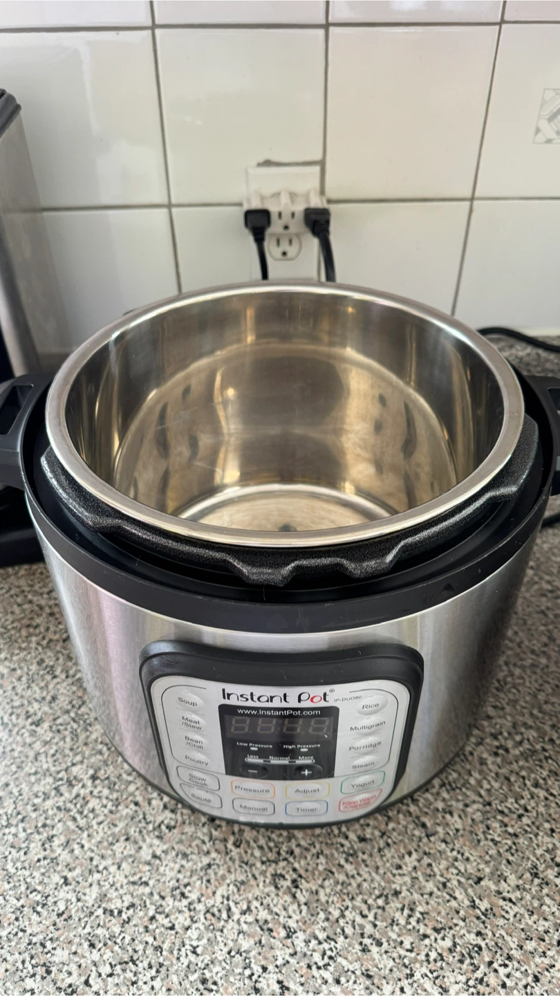 Instant Pot DUO 80 (8QT) – Working – Clean – $50 - photo 2