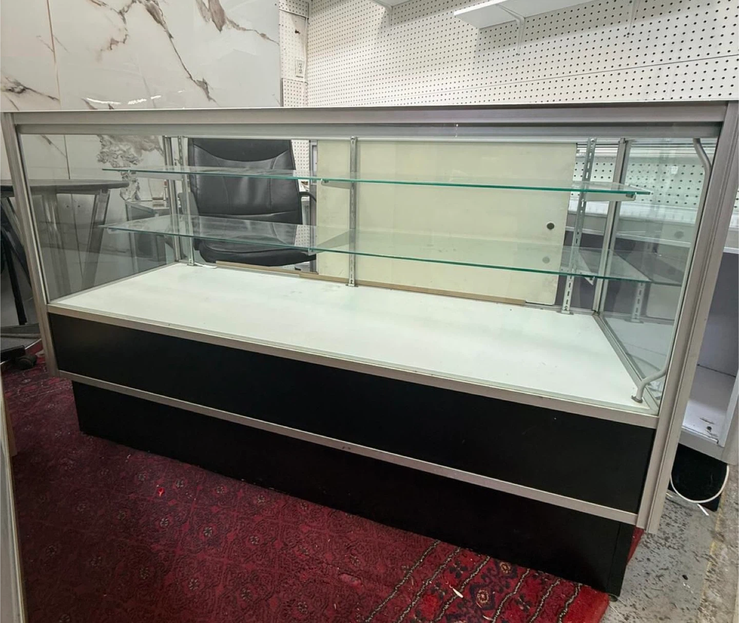 Display Showcase Counter with Sliding Doors