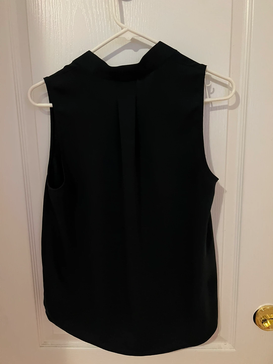 Forest Green Sleeveless V-Neck Blouse - photo 2