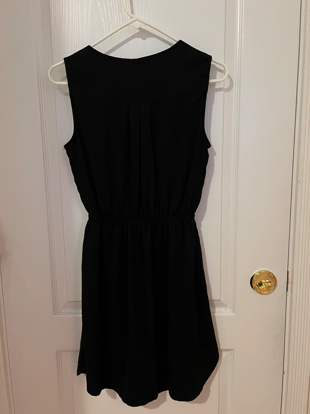 Dynamite Black Sleeveless V-Neck Dress - photo 2