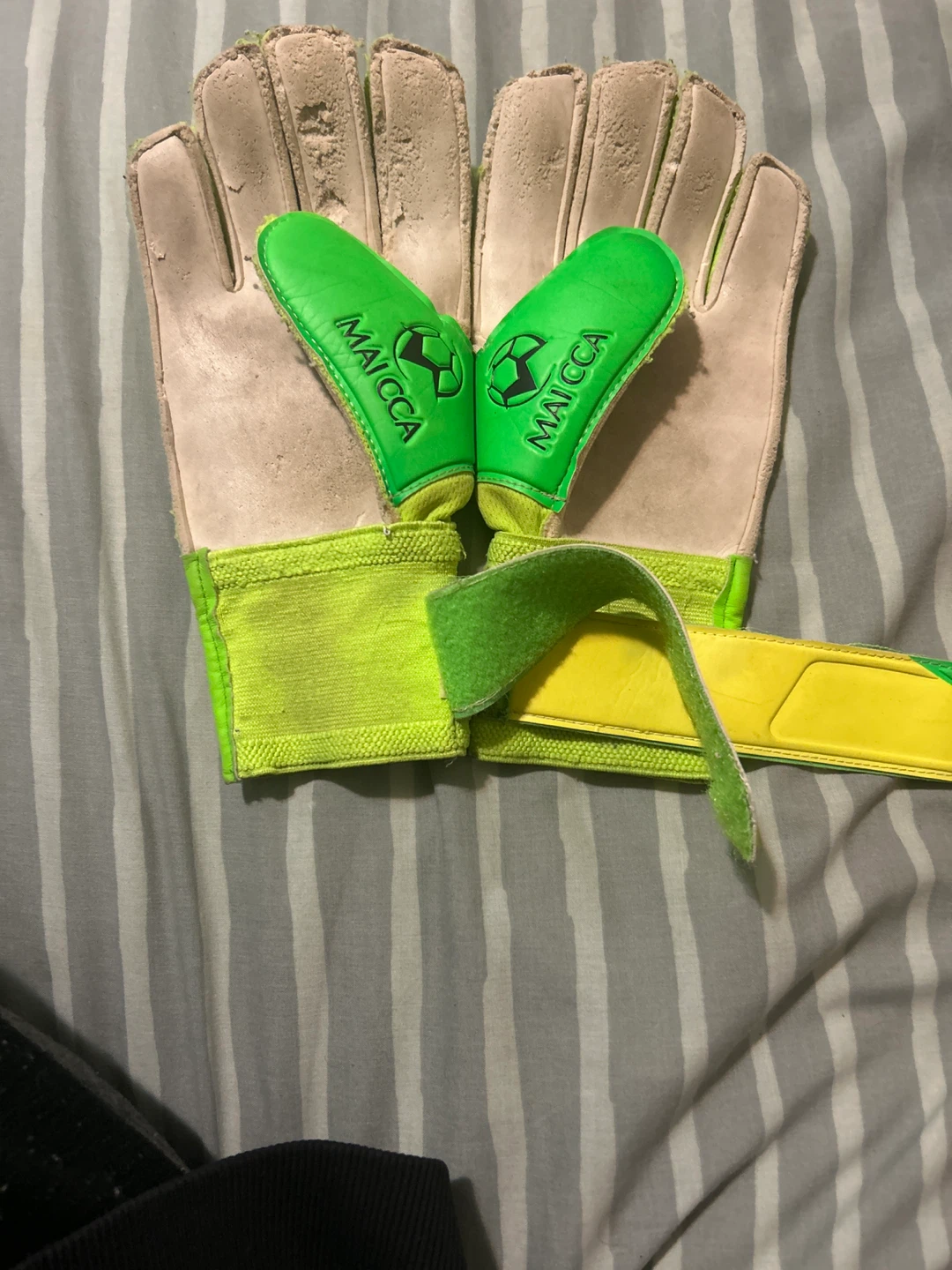 Soccer Goalkeeper Gloves