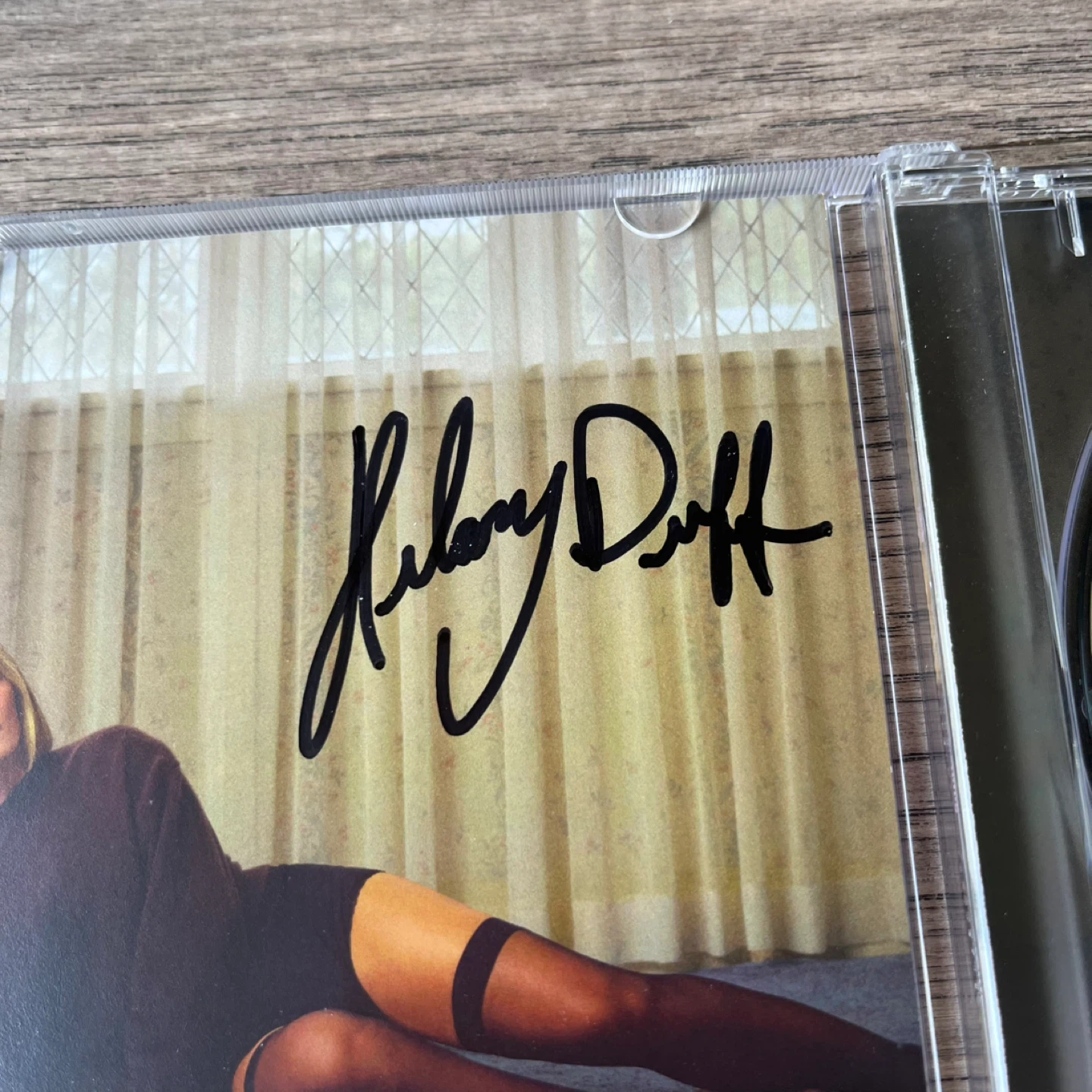 Hilary Duff Signed CD - photo 4