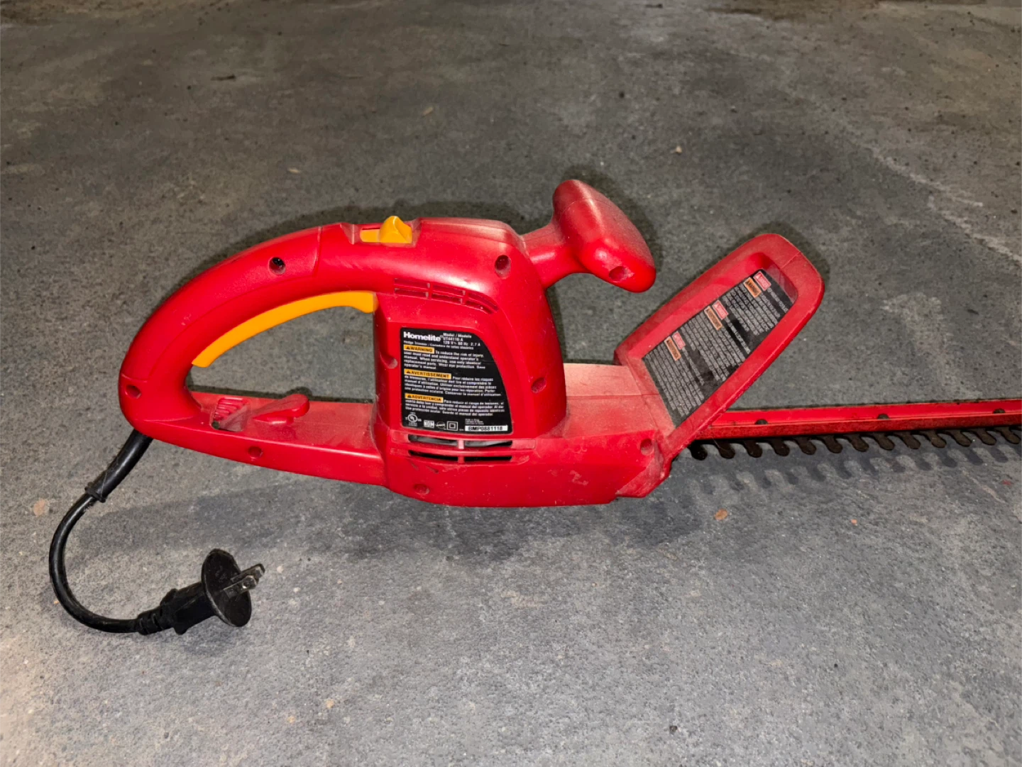 Homelite 17” Electric Hedge Trimmer - photo 4