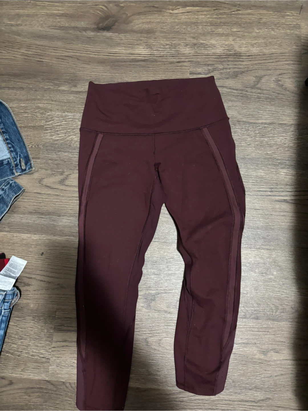 Lululemon Burgundy Cropped Leggings Size 8 - photo 3