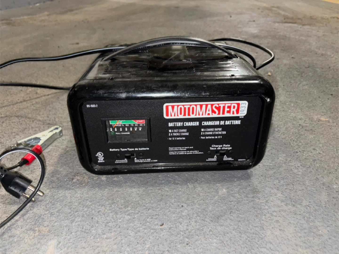 MotoMaster 10/2A Automatic Battery Charger