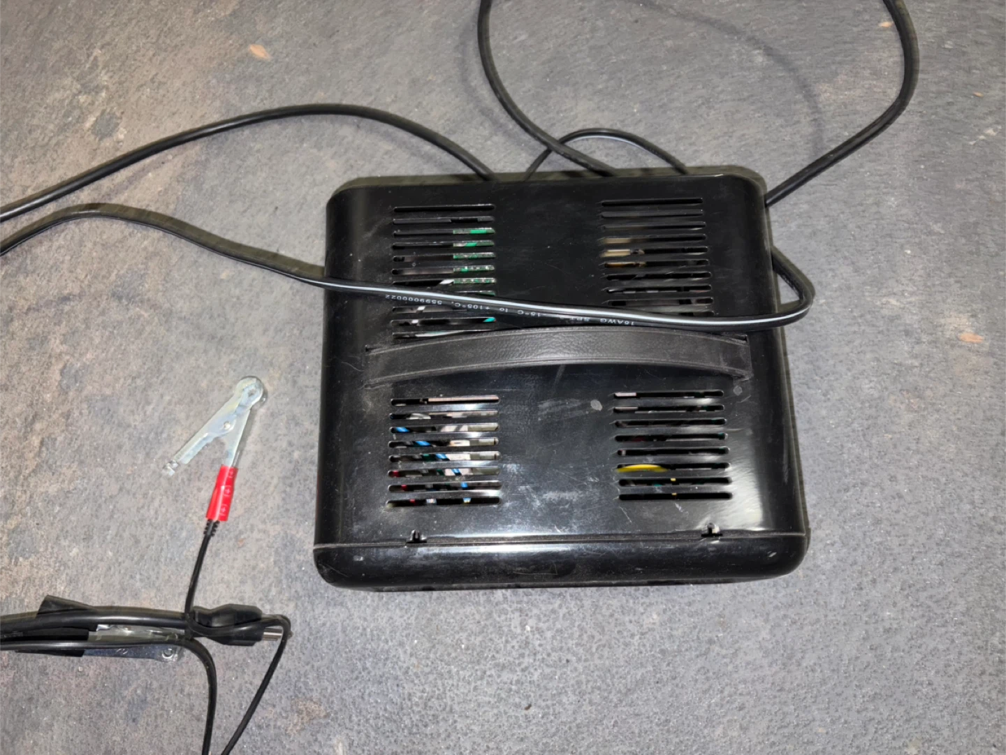 MotoMaster 10/2A Automatic Battery Charger - photo 2