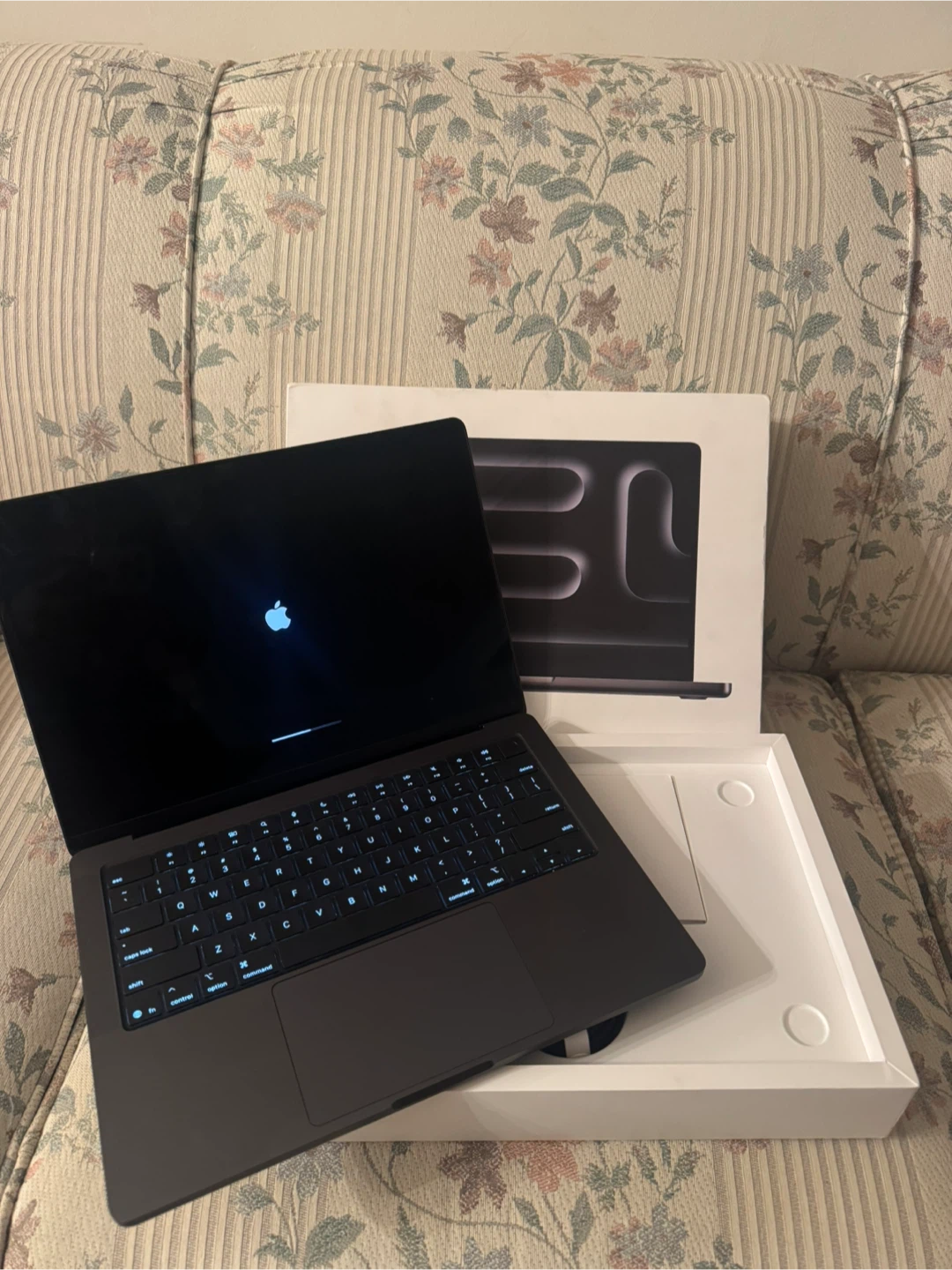 MacBook Pro 14in M5 16GB 512GB - photo 2