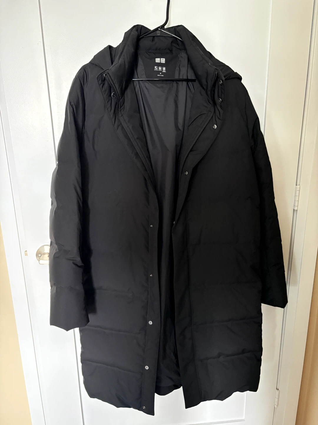 Uniqlo Black Puffer Coat - Size M