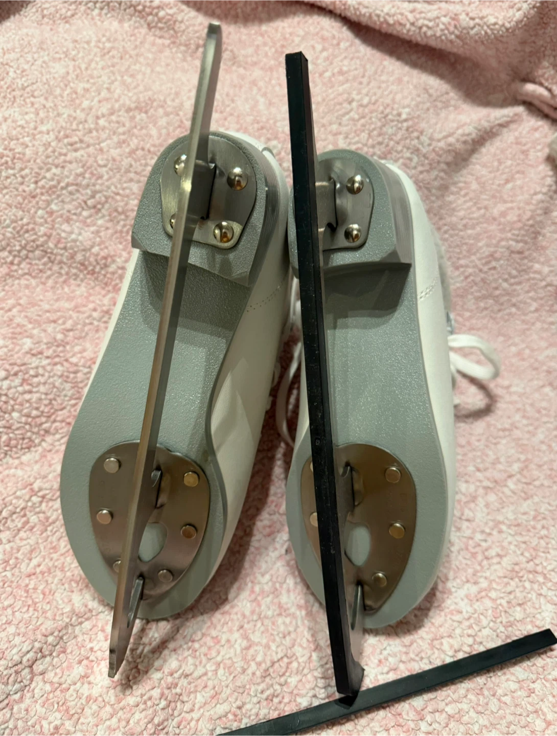 OXELO White women’s Figure Skates(size:w7.5) - photo 4