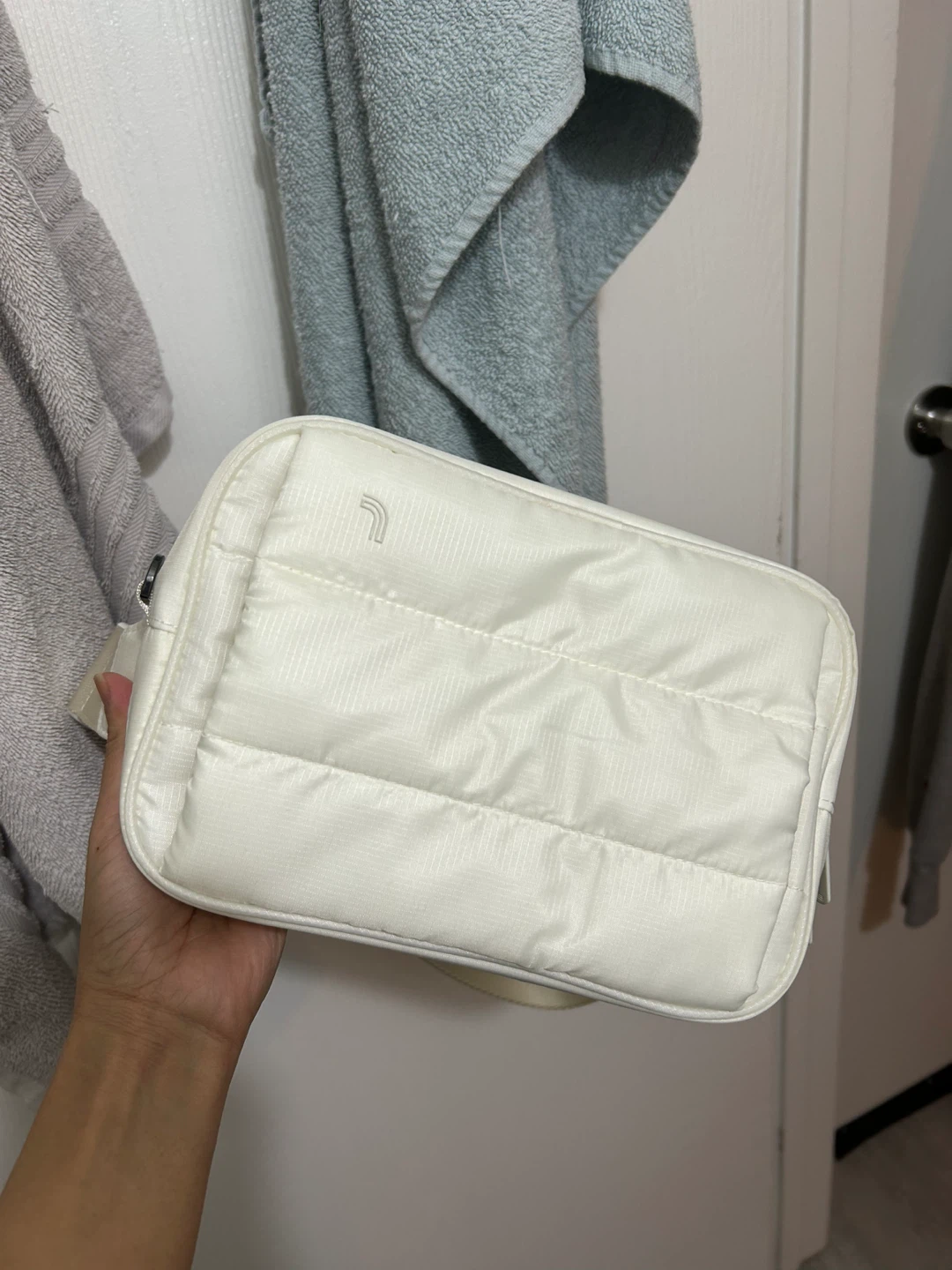 Lole White Quilted Puffer Bag - photo 2