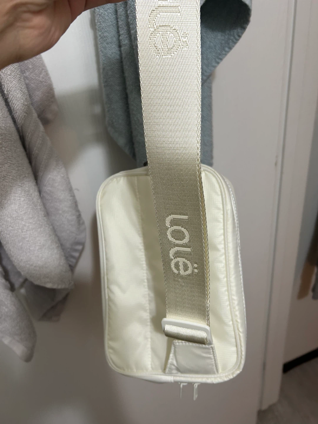 Lole White Quilted Puffer Bag