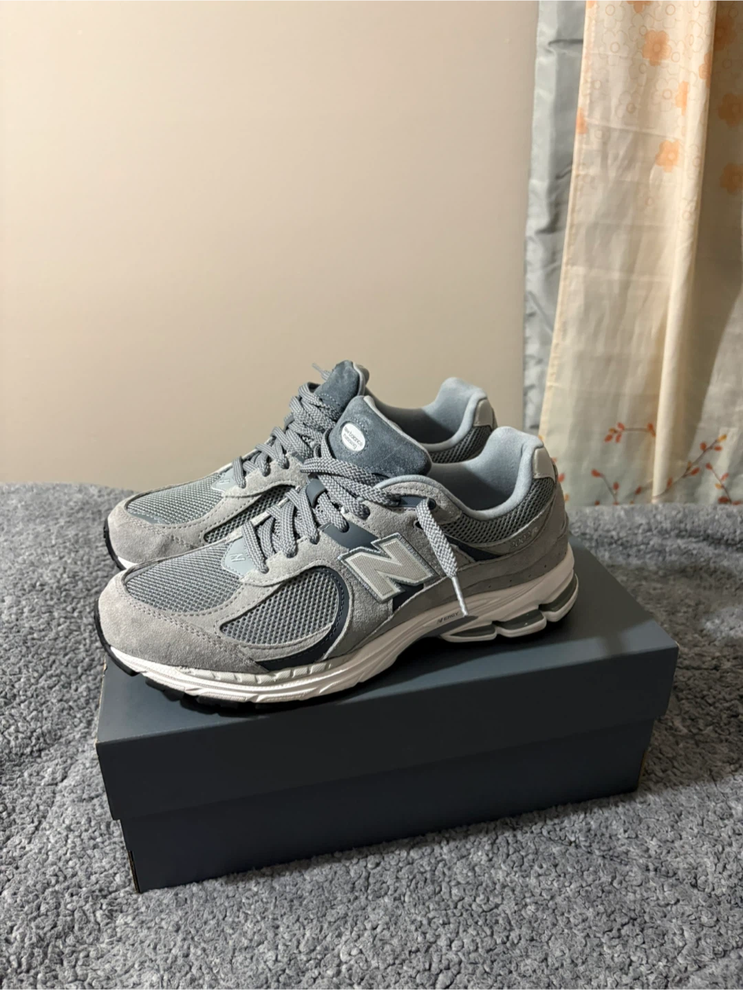 Size: 9 Men / New Balance 2002RST