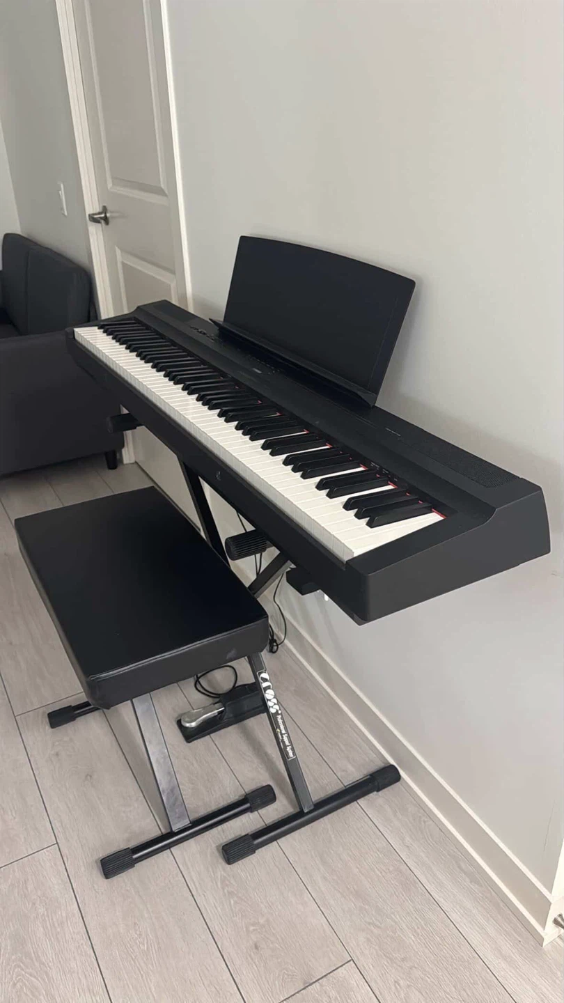 Yamaha P-125 + all included