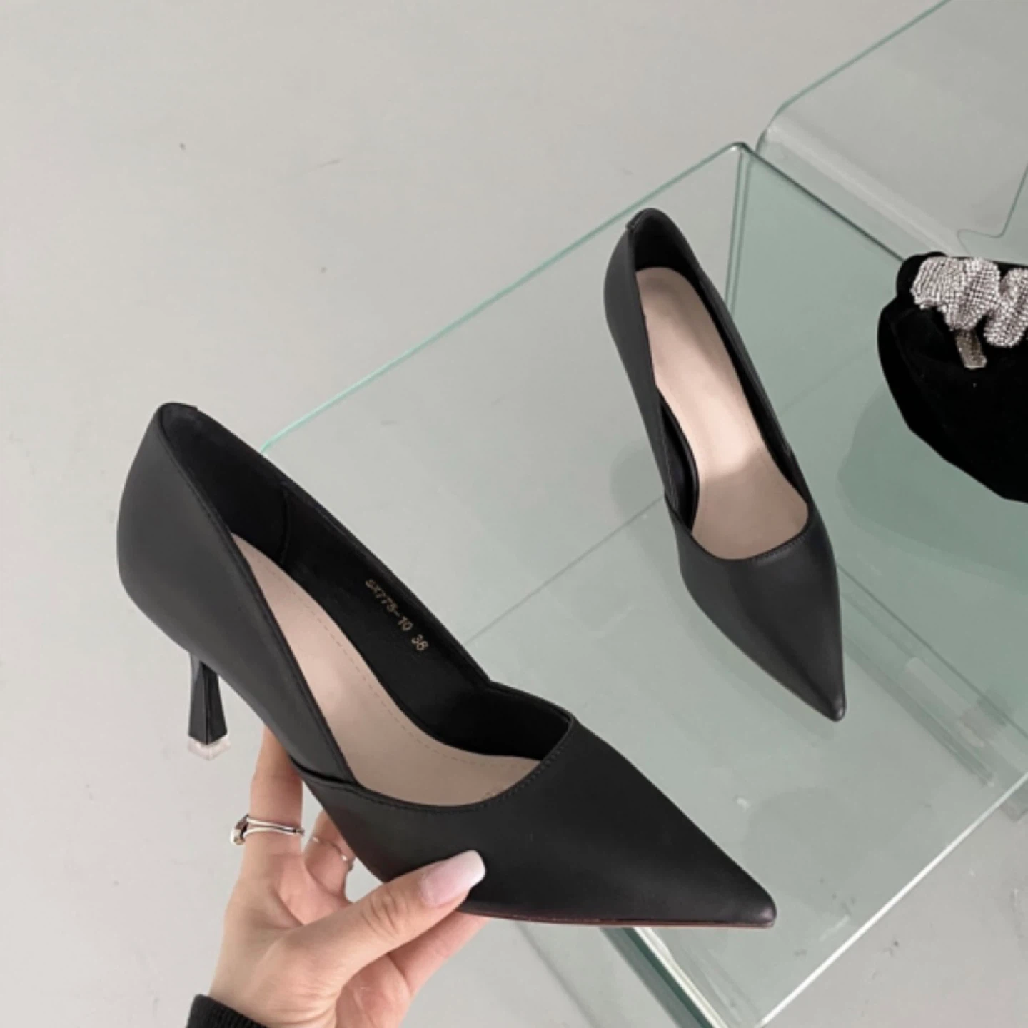 Black Stiletto Pumps (7cm/ 6.5,235/new)