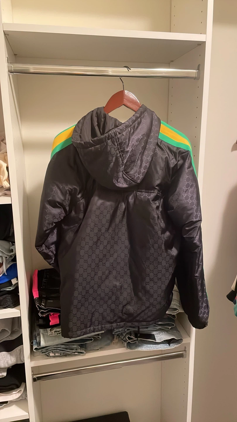 Gucci Puffer Jacket with Green and Yellow Stripes - photo 2