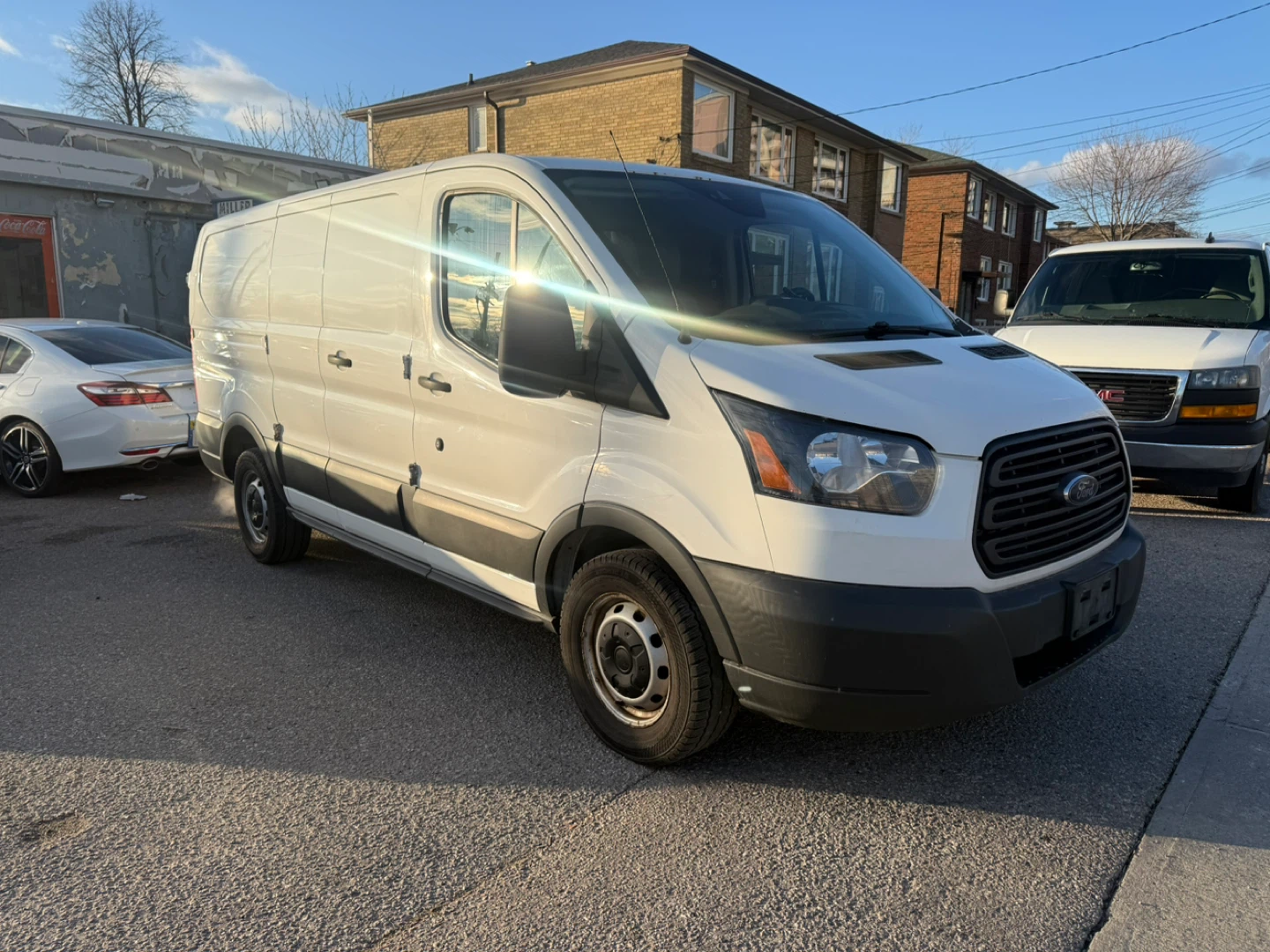 White Ford Transit Van - photo 3