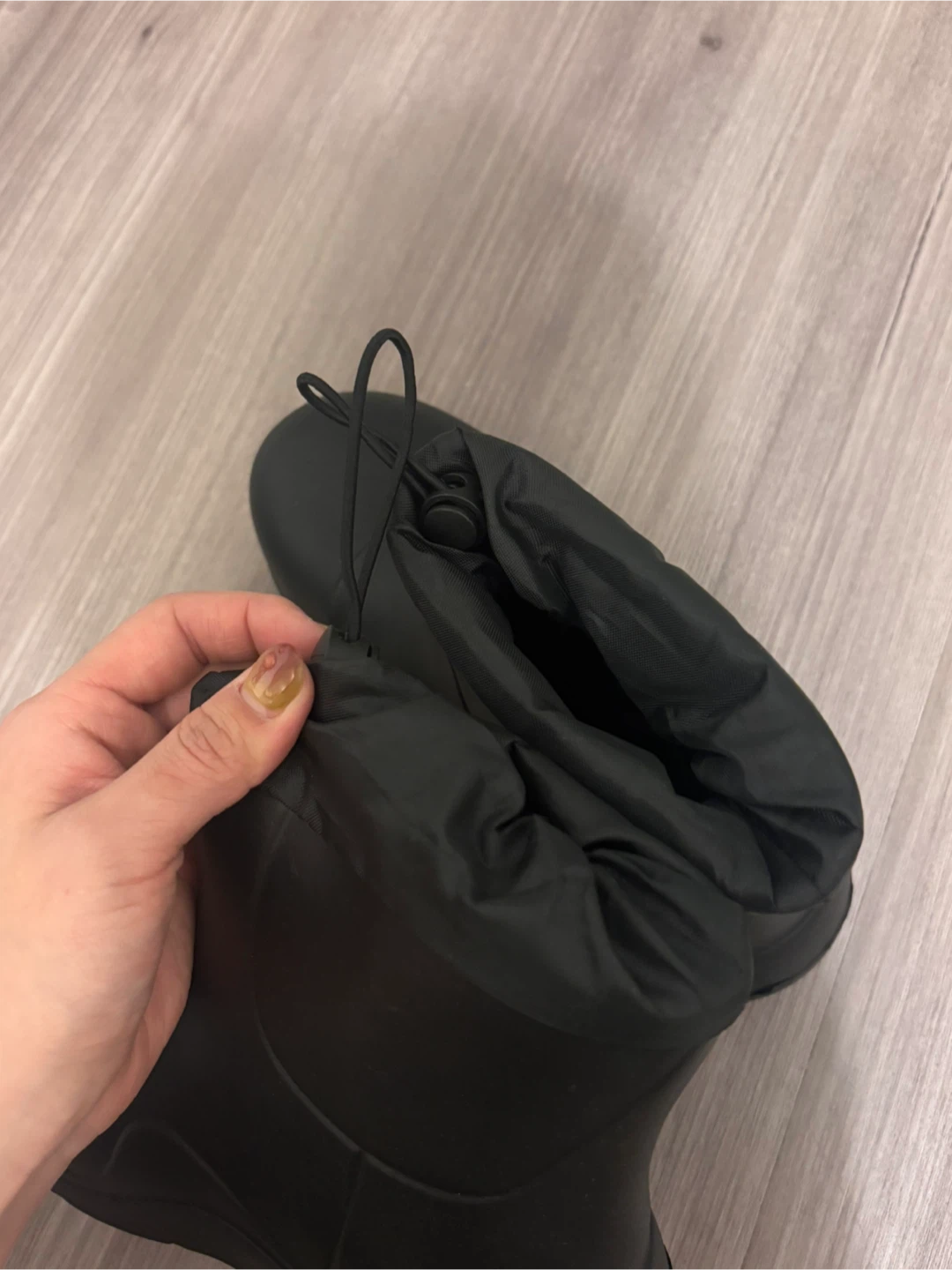 Ultra-Lightweight Black Rain Boots (6.5-7) - photo 5
