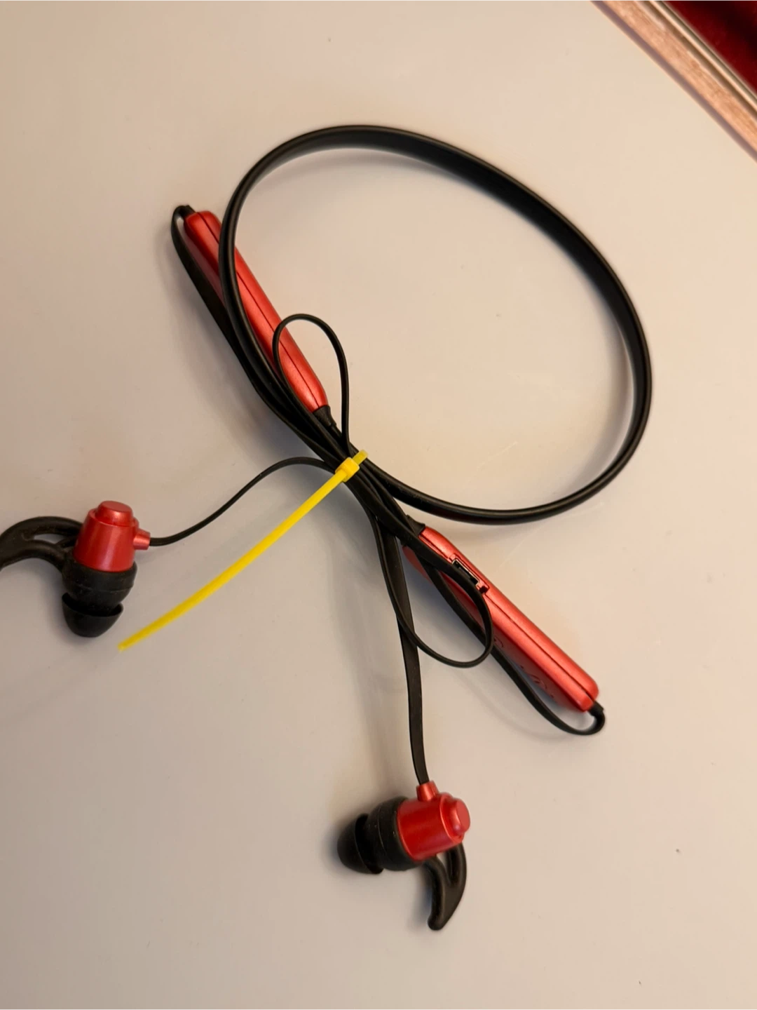 Red Wireless Neckband Earbuds - photo 5