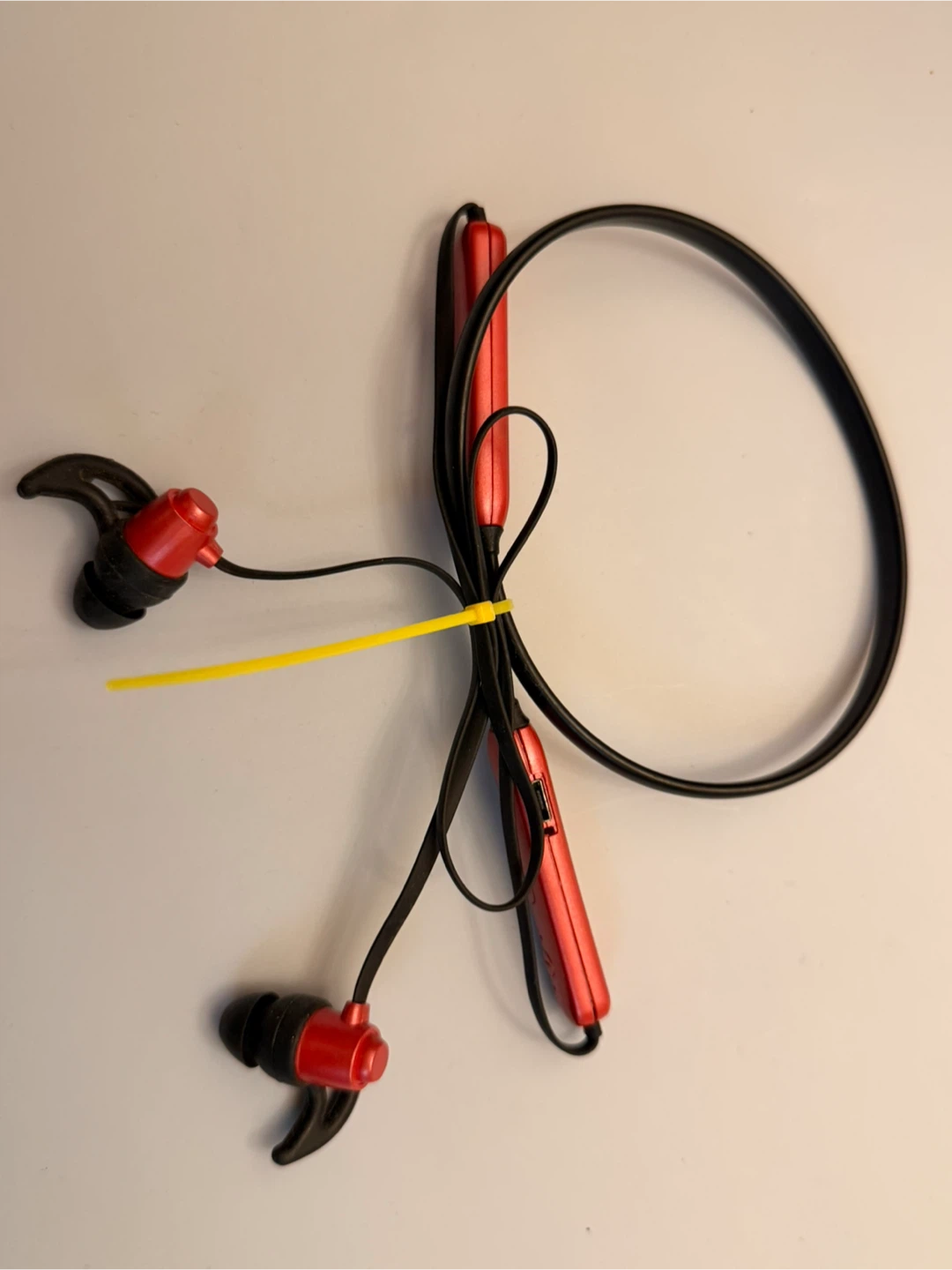 Red Wireless Neckband Earbuds - photo 4
