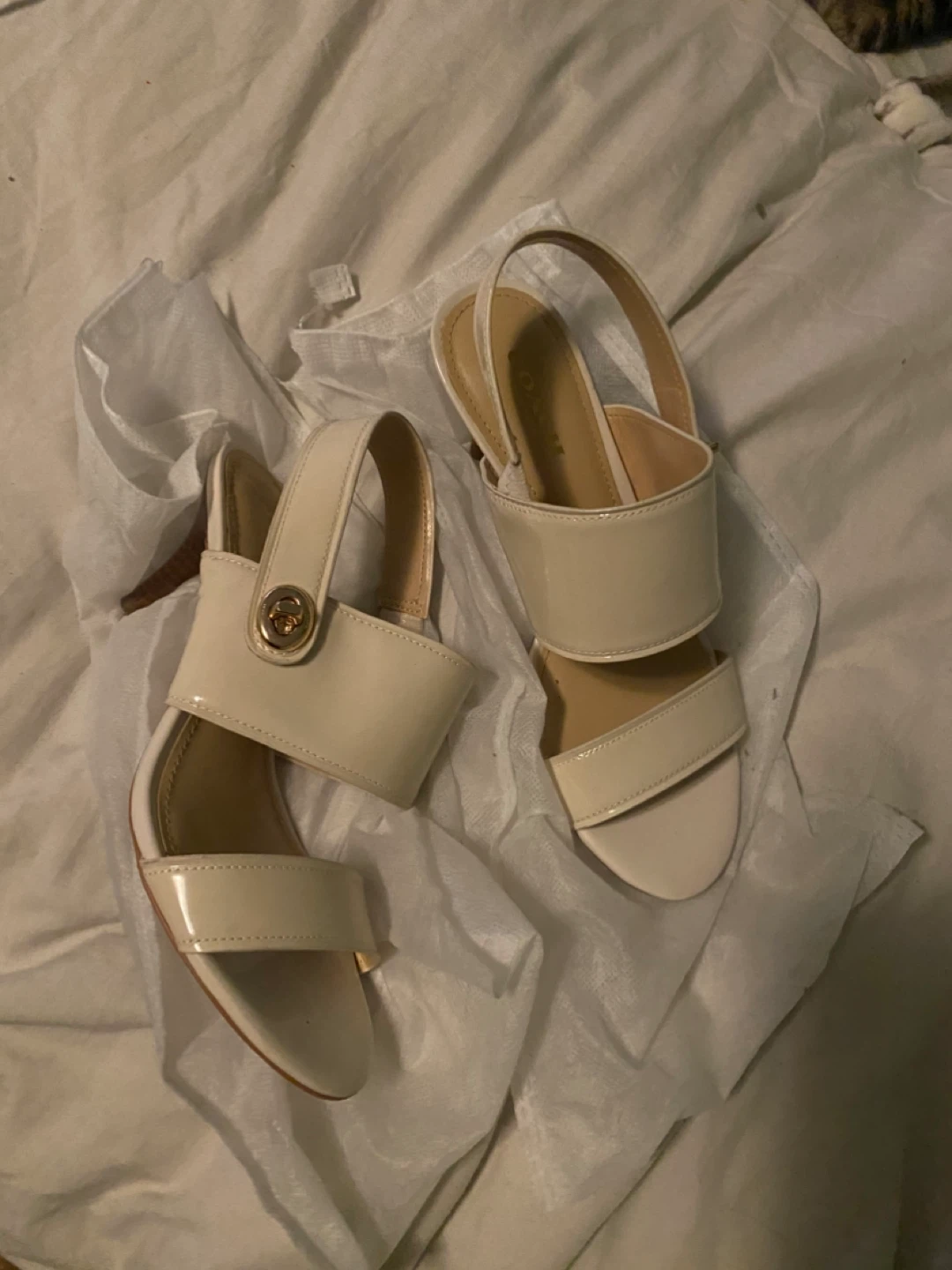Coach Marla Cream Patent Leather Slingback Heels Size 5.5 - photo 2