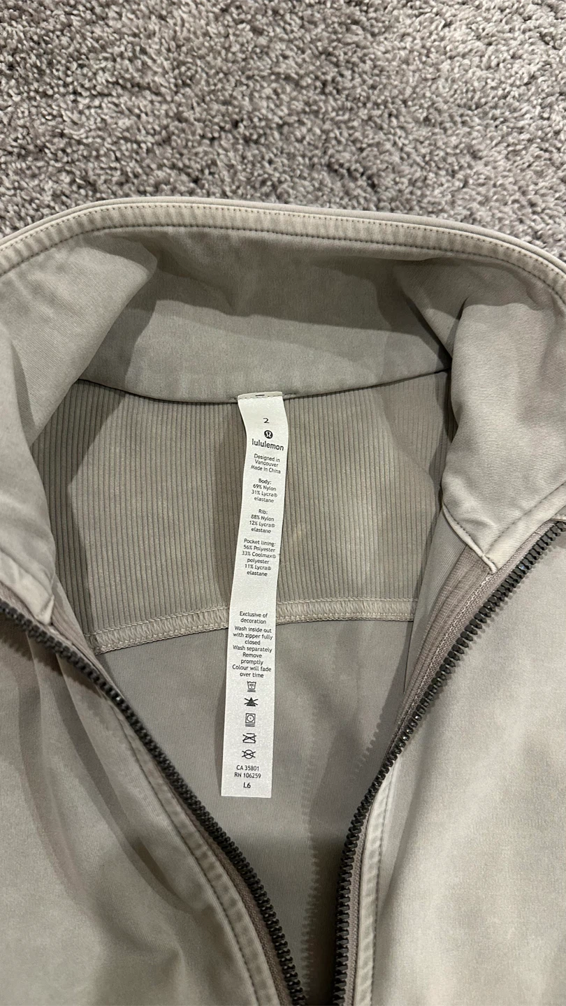 Lululemon Zip-Up Jacket Size 2 - photo 4
