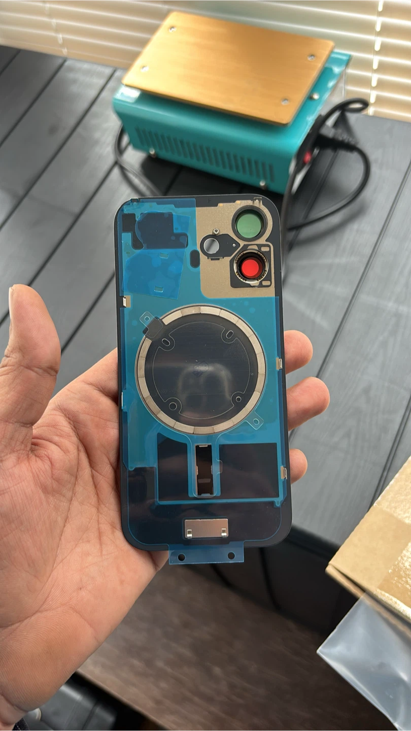 Cracked back glass? No worries! We Repair Apple Phones - photo 2