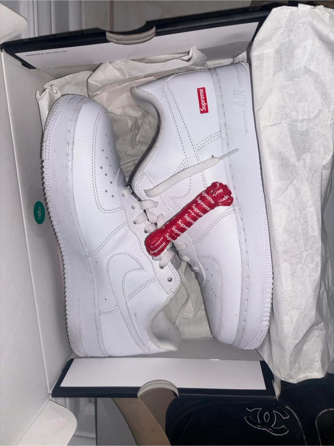 Nike Air Force 1 Low Supreme White