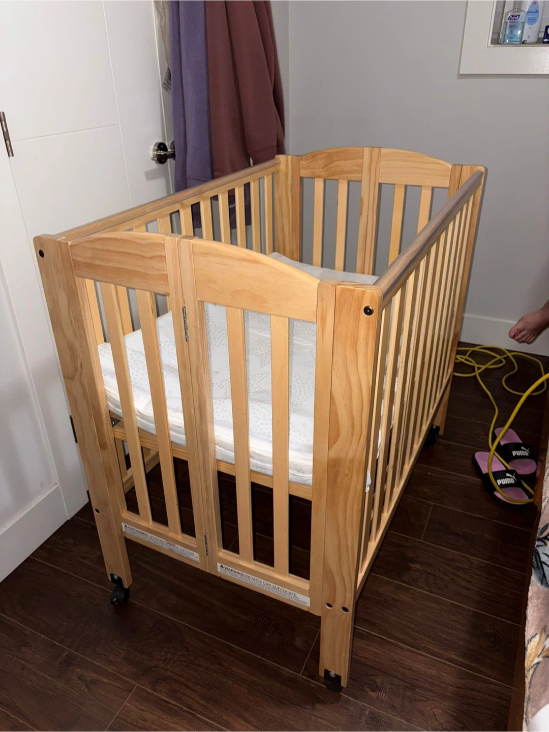Wooden Baby Crib with Mattress