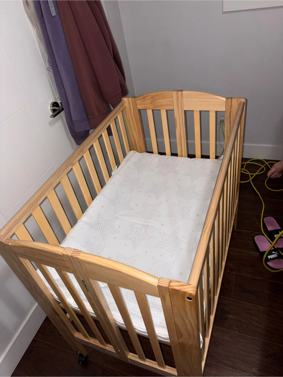 Wooden Baby Crib with Mattress - photo 2