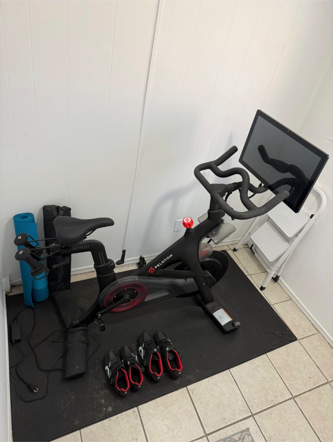 Peleton bike with shoes - like new!!!!